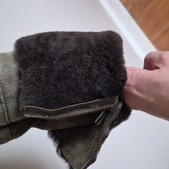 Real Shearling Jacket - Picture 7 of 8